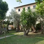 La Convenienza Oda ve Kahvaltı Cascina (Pisa)